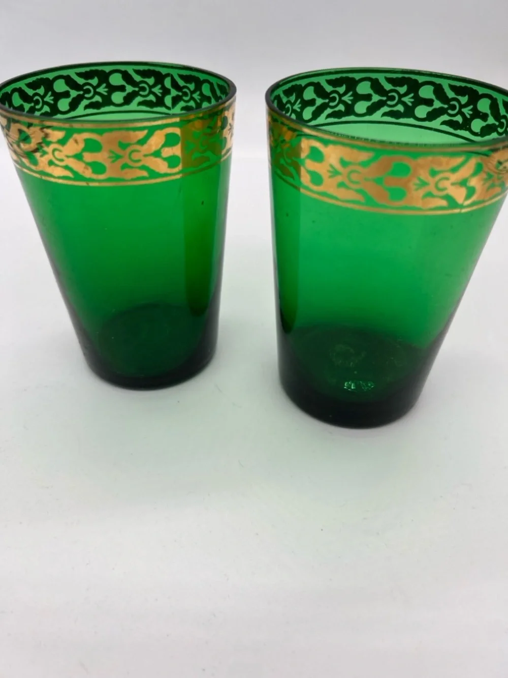 Pier 1 vintage Green Glass Tumbler Set with Gold Trim - Home Dining